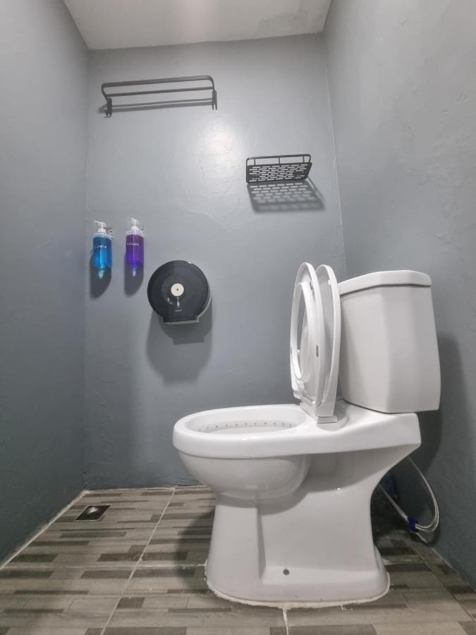 Met A Space Pod @Phrom Phong Bangkok Buitenkant foto