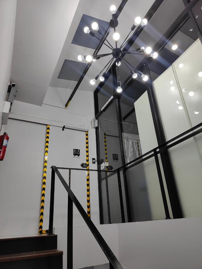 Met A Space Pod @Phrom Phong Bangkok Buitenkant foto